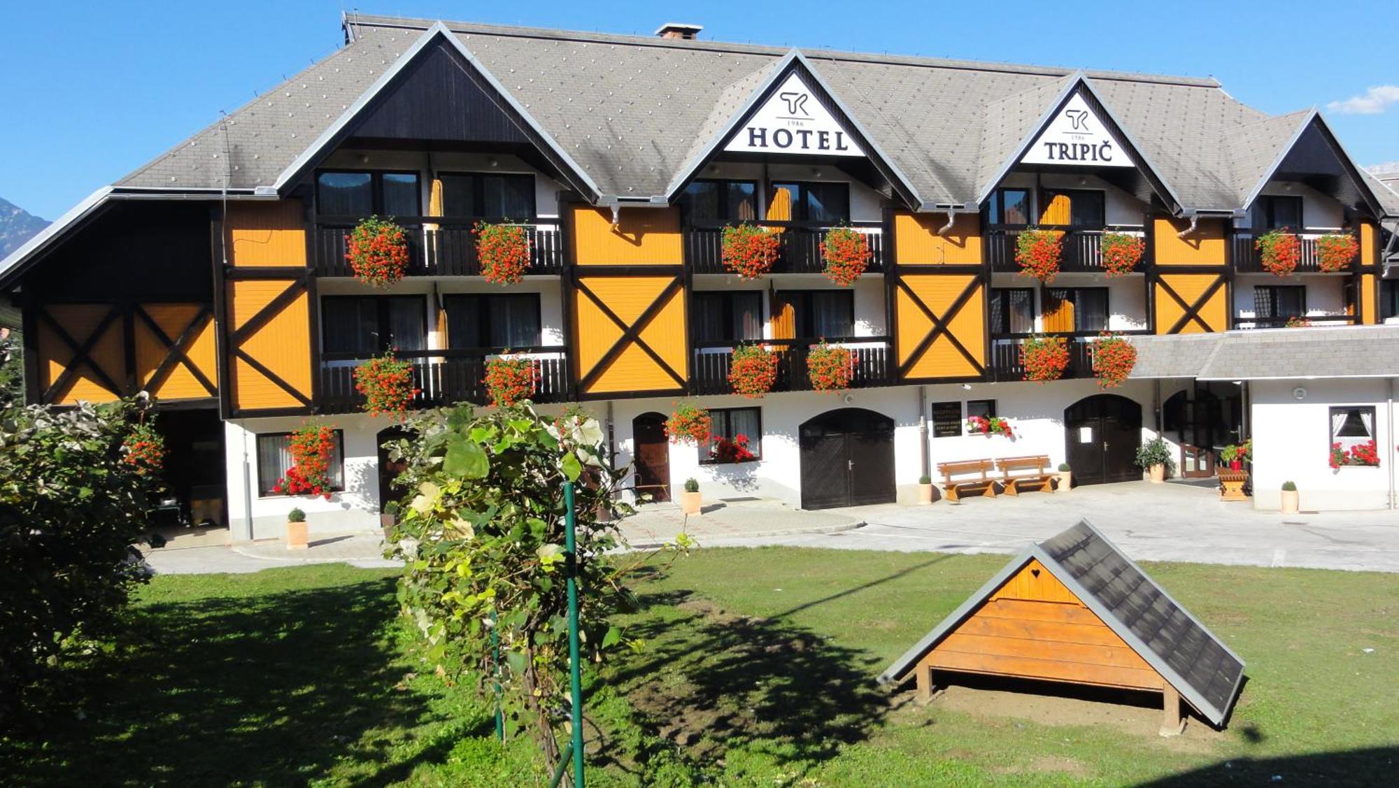 Hotel Tripic, Restaurant And Pizzeria Бохінь Екстер'єр фото