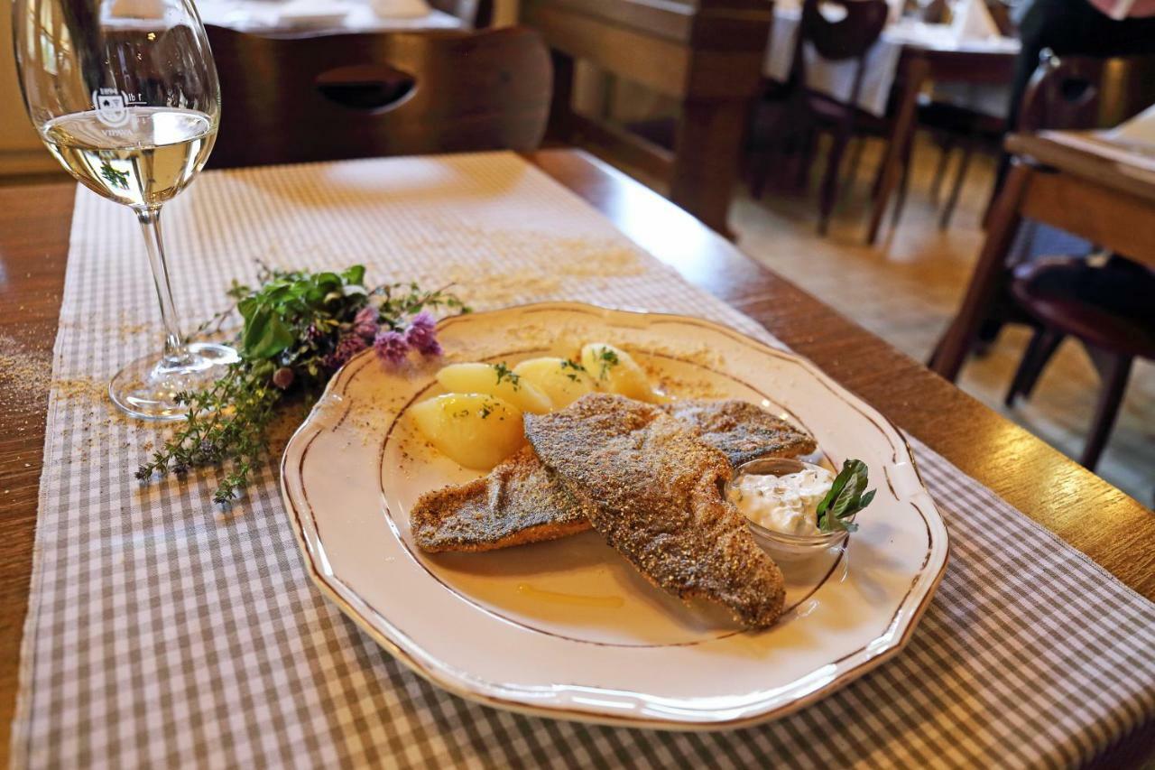 Hotel Tripic, Restaurant And Pizzeria Бохінь Екстер'єр фото