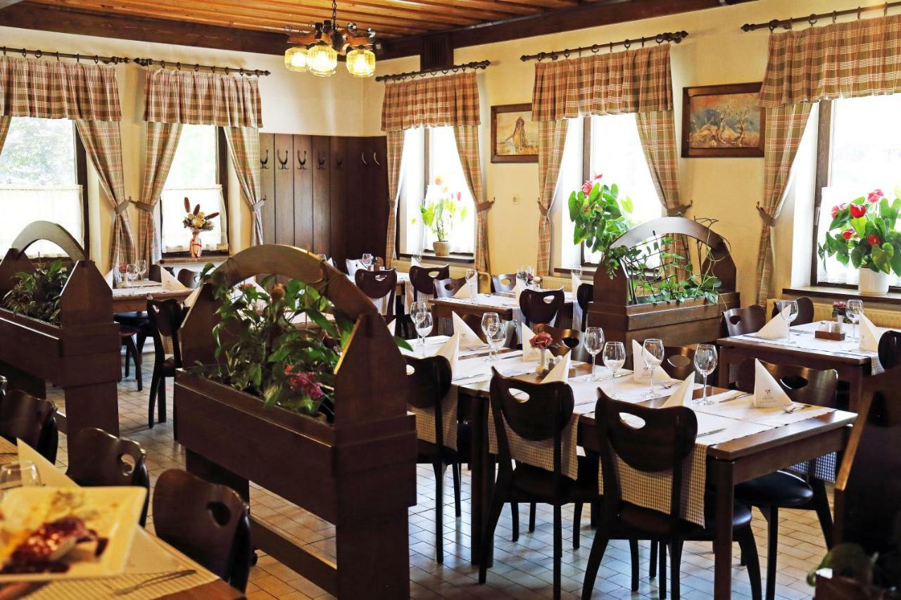 Hotel Tripic, Restaurant And Pizzeria Бохінь Екстер'єр фото